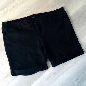 Torrid black cuffed shorts size 18